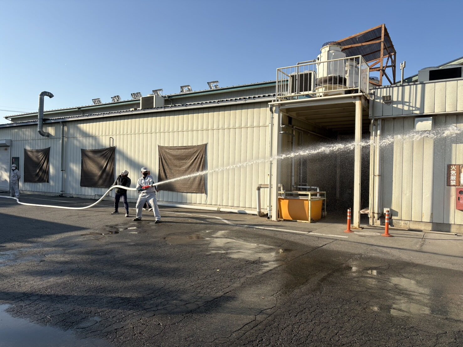 放水ホース訓練の様子
